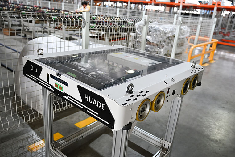 Huayide Four way shuttle 