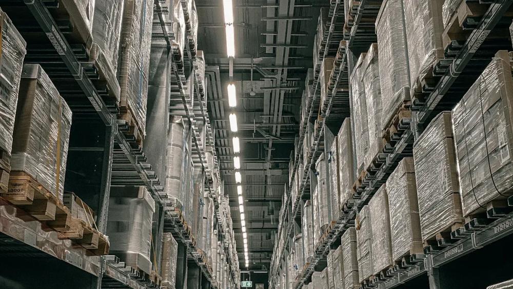 Максимальное использование складских площадей с помощью стеллажных систем в 2025 году.